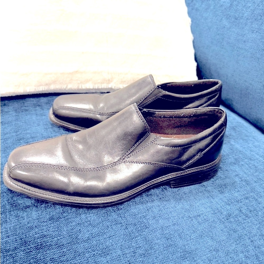 Bostonian men’s black dress shoes/loaferss, size 10.5 M
